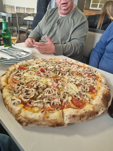 Opinii despre Pizzeria Gloria Zabok în Lug Zabočki - Gastronomija i ugostiteljstvo