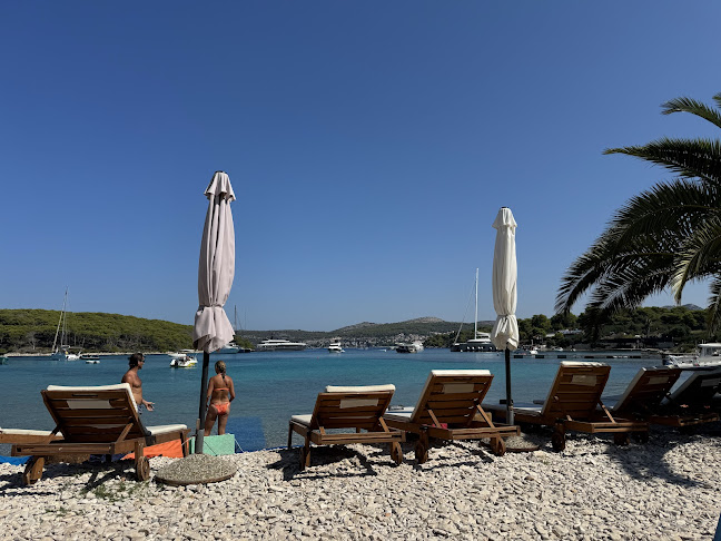 Ulica Uvala Ždrilca 13, 21450, Hvar