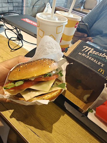 Opinii despre McDonald’s Pothodnik în Zagreb - Gastronomija i ugostiteljstvo