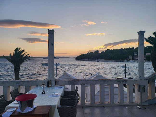 Riva 21, 21450, Hvar