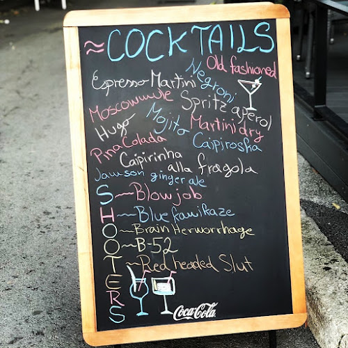 Opinii despre Caffe bar "Dvojka" în Pula - Gastronomija i ugostiteljstvo