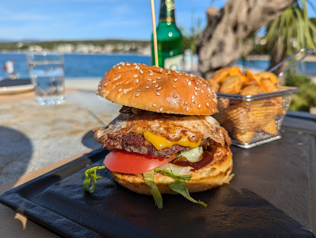 Ul. Kralja Tomislava 17, 51511, Malinska