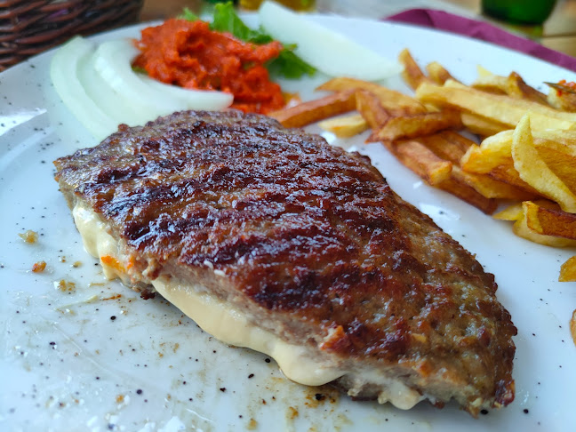 Vukovarska ul. 2, 21300, Makarska