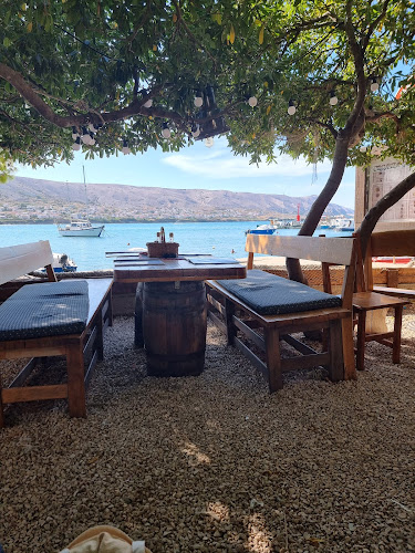 Šetalište Vladimira Nazora 14, 23250, Pag