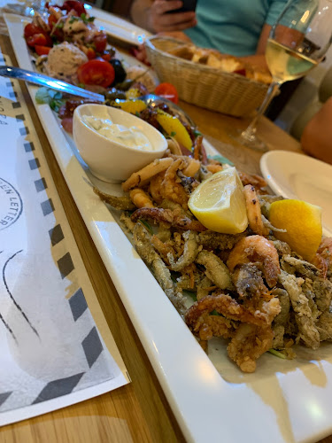 Dujkin dvor - Gastronomija i ugostiteljstvo