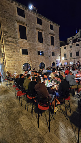 Opinii despre La Bodega Dubrovnik sushi & burger bar în Dubrovnik - Gastronomija i ugostiteljstvo