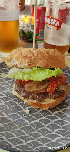 Comentarii opinii despre Bistro Petit