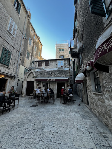 Ul. Iza Lože 3, 21000, Split