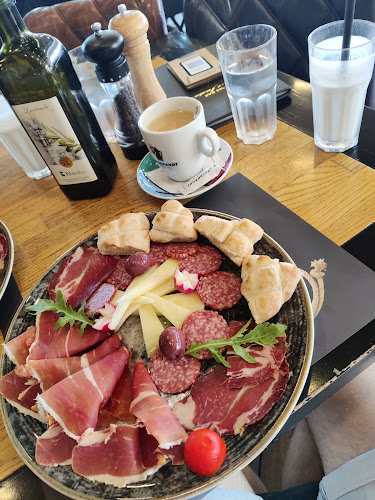 Pet Jedan Tapas Bar - Gastronomija i ugostiteljstvo