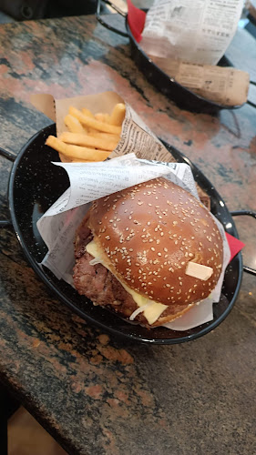 Comentarii opinii despre Burger Bar "Kod Kugle"