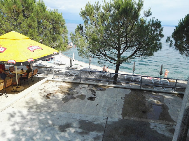 Opinii despre Beach Lovran Bar Oaza în Lovran - Gastronomija i ugostiteljstvo