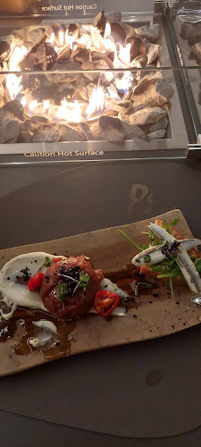 Half 8 Restaurant, Novigrad