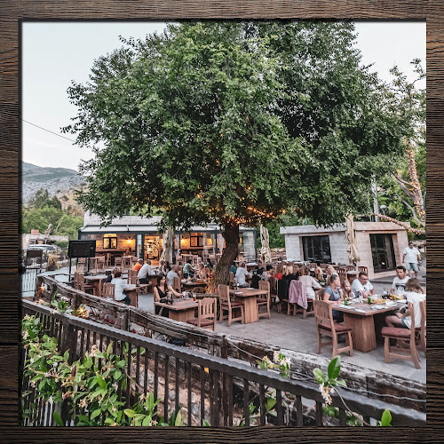 Ul. kralja Petra Krešimira IV 18, 21251, Žrnovnica