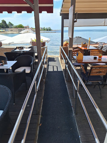 Comentarii opinii despre Burgers & more by San Servolo