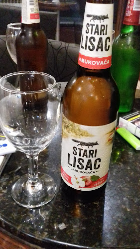 E' Stadio caffe bar - Gastronomija i ugostiteljstvo