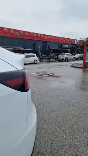 Av. Većeslava Holjevca 62, 10000, Buzin