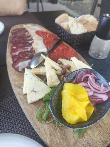 Restoran Cocktail - Gastronomija i ugostiteljstvo