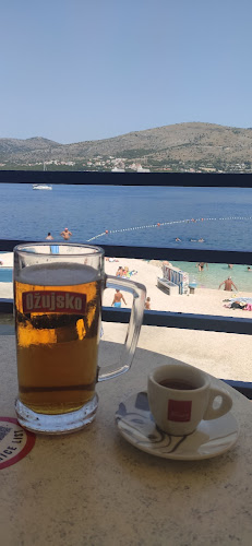 Opinii despre Beach Bar Lloyd în Okrug Donji - Gastronomija i ugostiteljstvo