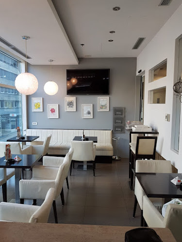 Roses & Coffee caffe bar - Gastronomija i ugostiteljstvo
