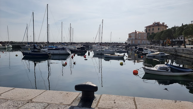 Caffe Bar Surf - Gastronomija i ugostiteljstvo