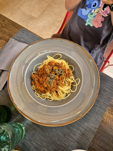 Opinii despre Pirates Kitchen seafood & steak în Omiš - Gastronomija i ugostiteljstvo