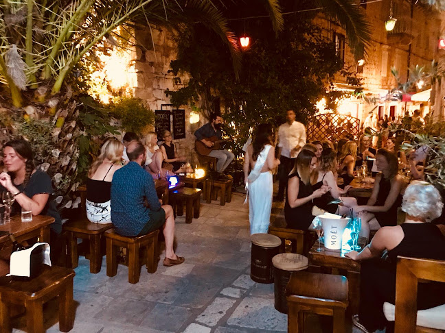 Vintage Bar Hvar (Food & Cocktail Bar)