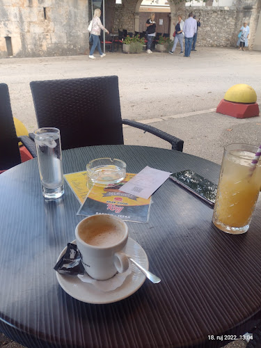 Opinii despre Caffe Bar Roy în Barban - Gastronomija i ugostiteljstvo