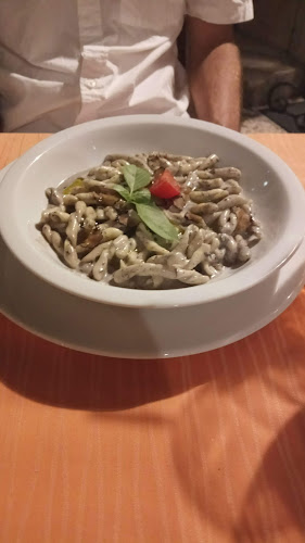 Rozario - Gastronomija i ugostiteljstvo