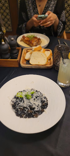 Opinii despre Central Kavana & Restaurant în Split - Gastronomija i ugostiteljstvo