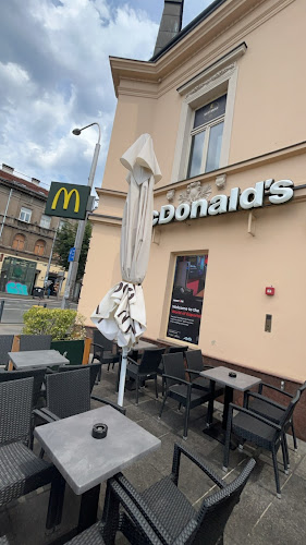 Opinii despre McDonald’s Kvatrić în Zagreb - Gastronomija i ugostiteljstvo