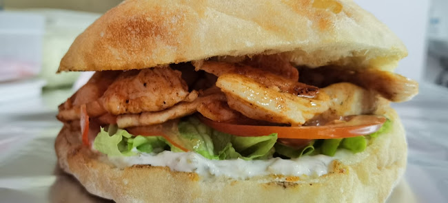 Fast food “Queen” - Gastronomija i ugostiteljstvo