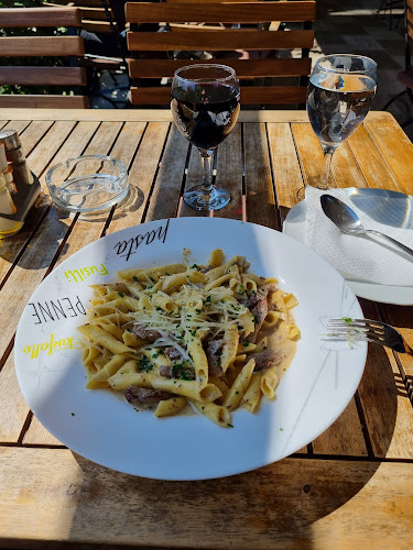 Pizzeria Helena - Gastronomija i ugostiteljstvo