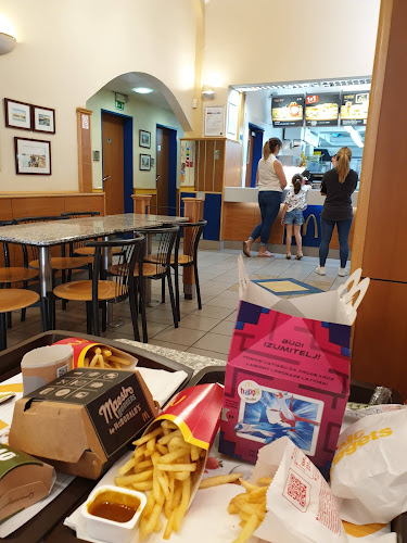 Opinii despre McDonald’s Osijek Županijska în Osijek - Gastronomija i ugostiteljstvo