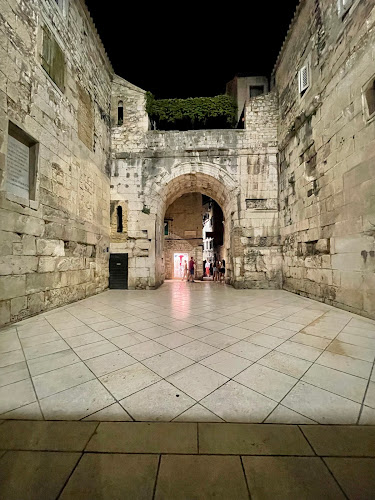 Opinii despre riva, split în Split - Gastronomija i ugostiteljstvo