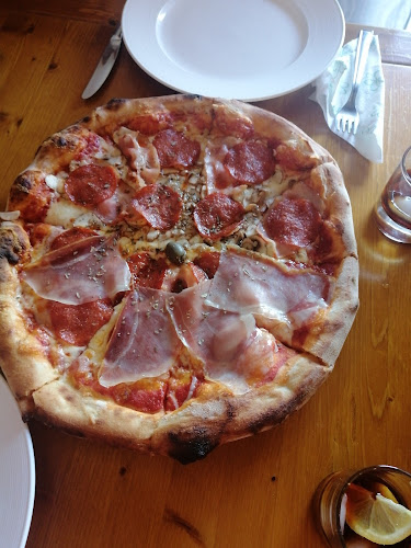 Opinii despre Pizzeria Lav - sala Ganjak în Zajačko Selo - Gastronomija i ugostiteljstvo