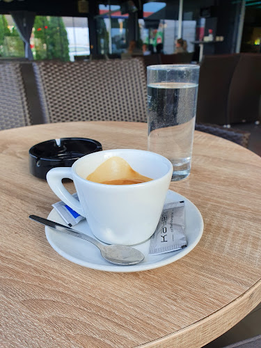 Opinii despre Caffe & Lounge bar Kayenn în Osijek - Gastronomija i ugostiteljstvo