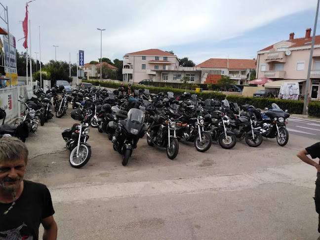 Comentarii opinii despre Rock caffe D8