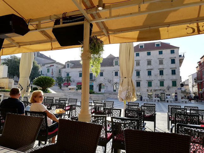 Opinii despre Caffe Bar Martini în Makarska - Gastronomija i ugostiteljstvo