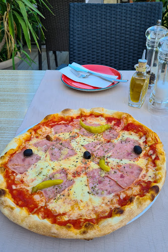 Dr. Mate Miličića 12, 21450, Hvar