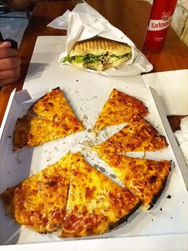 Bili Pivac - Podstrana