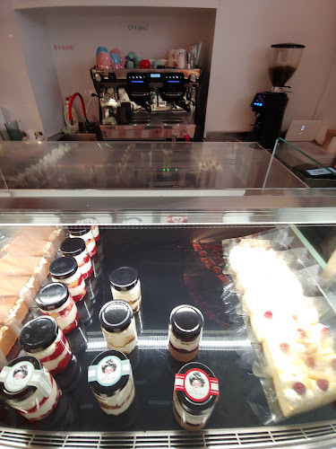 Oš Kolač - Artisan Cakes and Pastries - Split