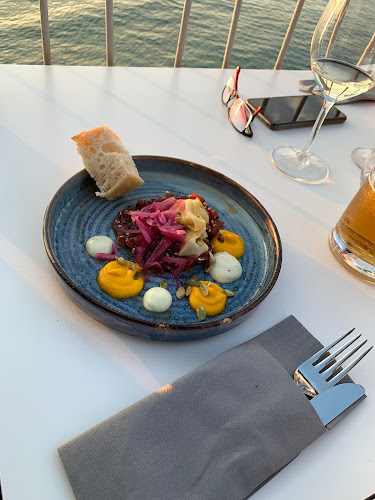 Comentarii opinii despre Tuna Bay Restaurant