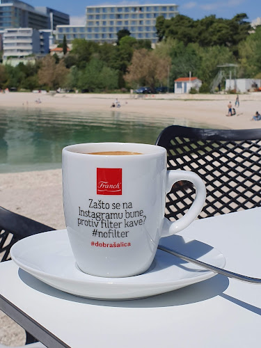 Opinii despre Zen beach bar în Split - Gastronomija i ugostiteljstvo