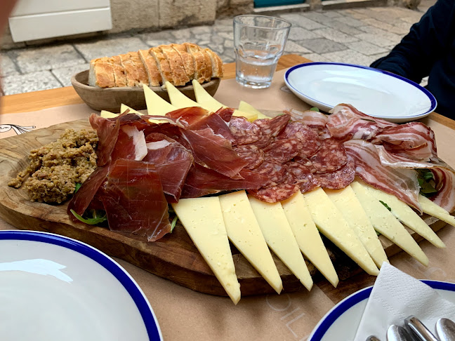 Uje restaurant - Gastronomija i ugostiteljstvo