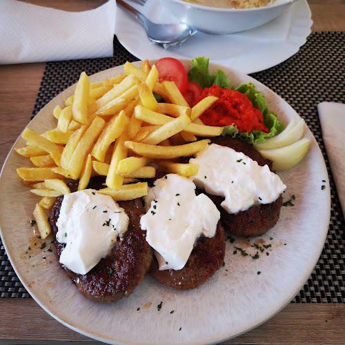 Opinii despre Restaurant Zadarski Dvori în Lovinac - Gastronomija i ugostiteljstvo