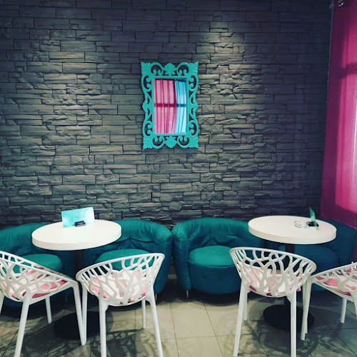 Caffe Bar White Room - Gastronomija i ugostiteljstvo