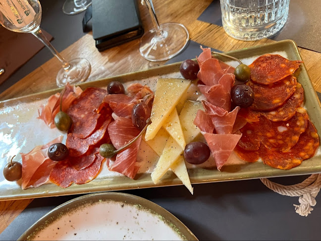 Comentarii opinii despre Pet Jedan Tapas Bar