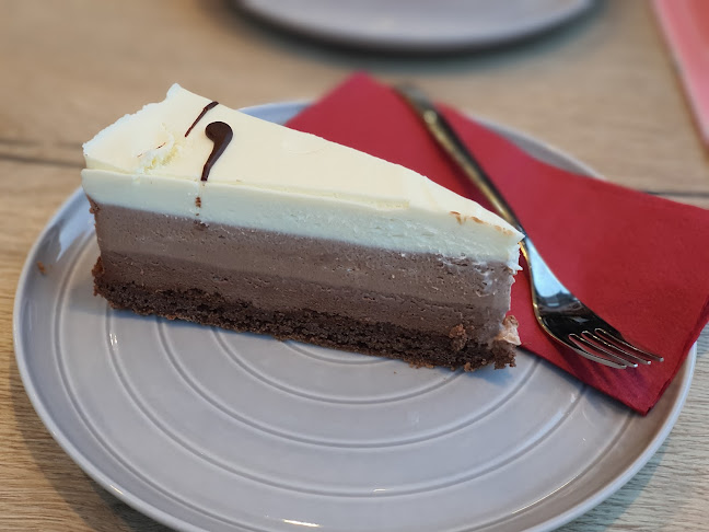 Pakoštanska ul. 12, 10000, Zagreb