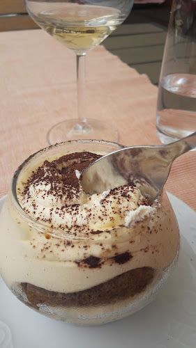 Restoran "Stari grad 02" - Gastronomija i ugostiteljstvo