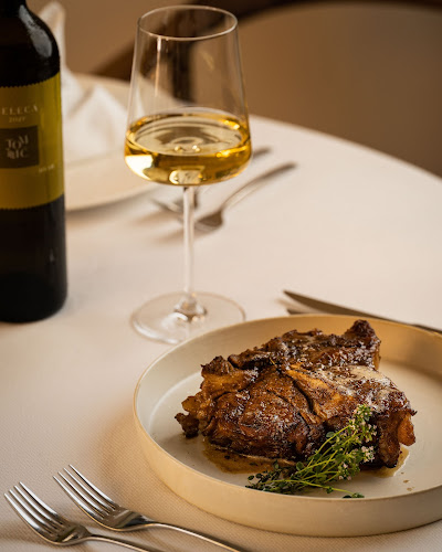 Narodni trg 1, 21000, Split